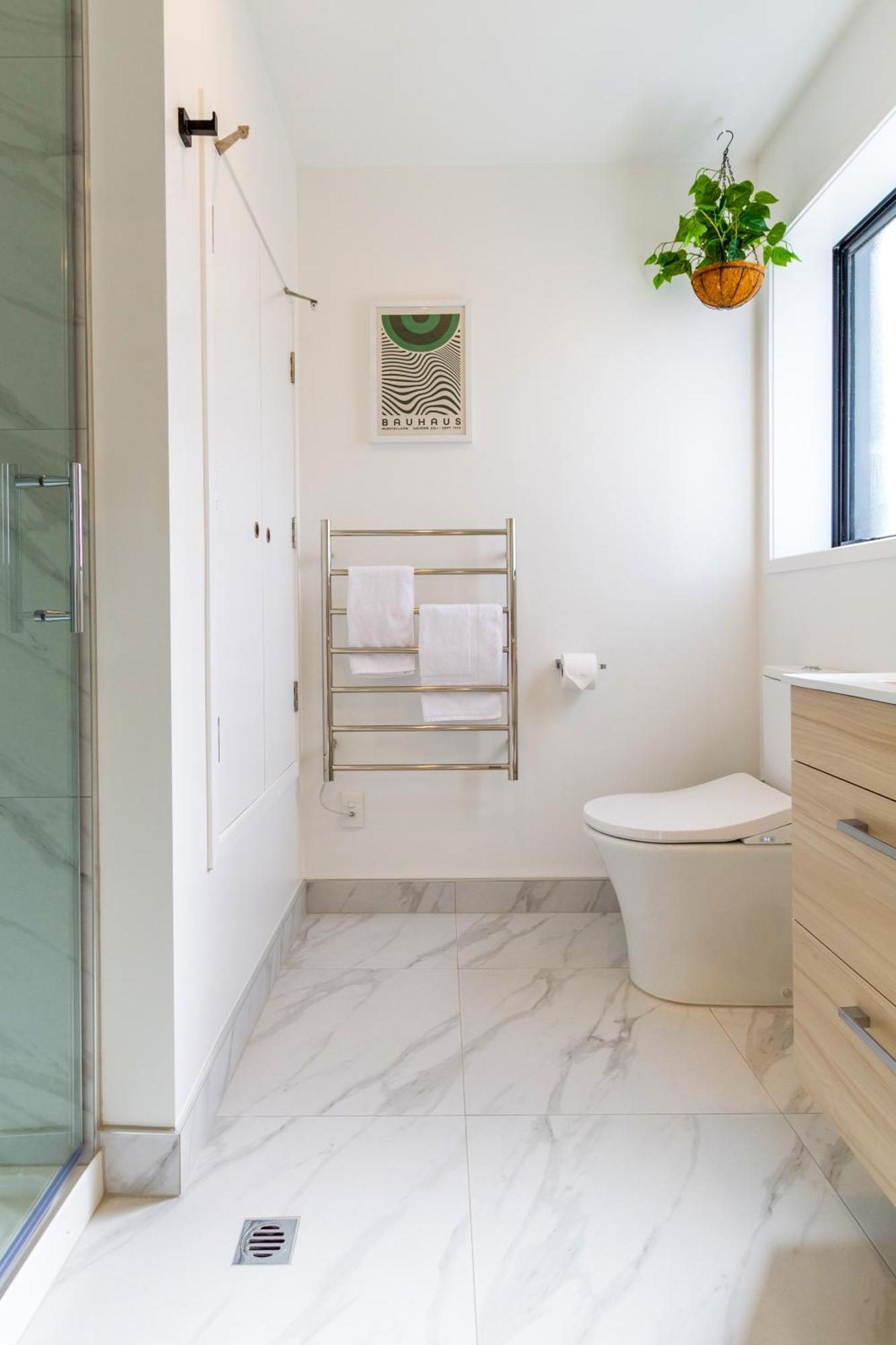 Prime Locale: Studio With Balcony Christchurch Extérieur photo