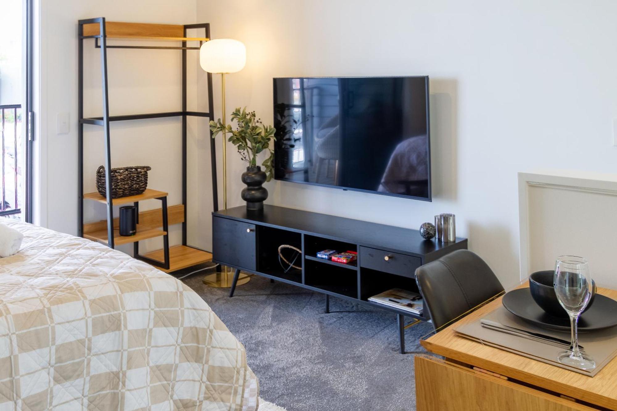 Prime Locale: Studio With Balcony Christchurch Extérieur photo