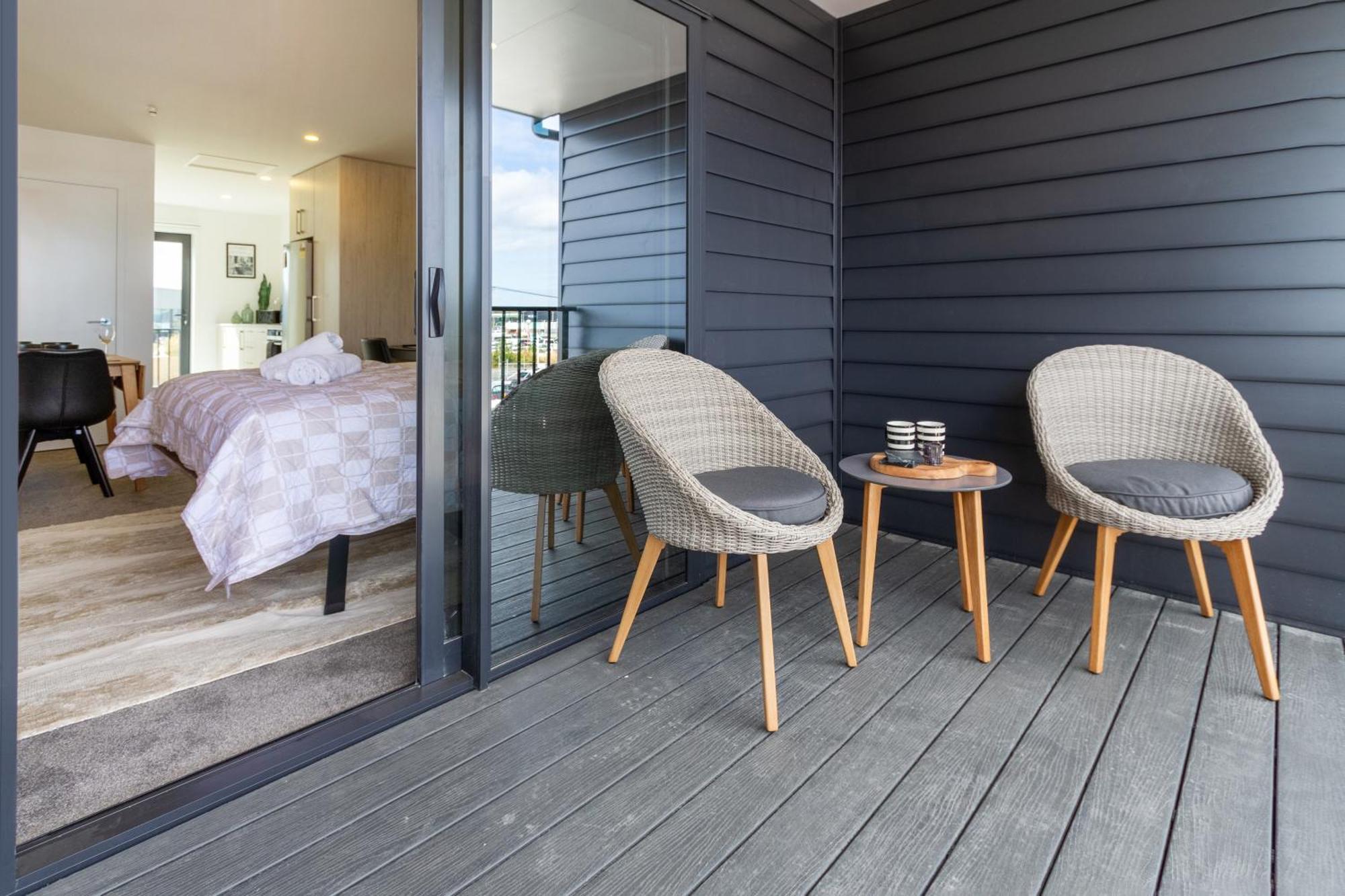 Prime Locale: Studio With Balcony Christchurch Extérieur photo